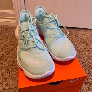 Nike Free Run 5.0 Sneakers